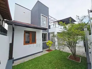 Architecture Designed Luxury 2 Storey House for Sale in Piliyandala