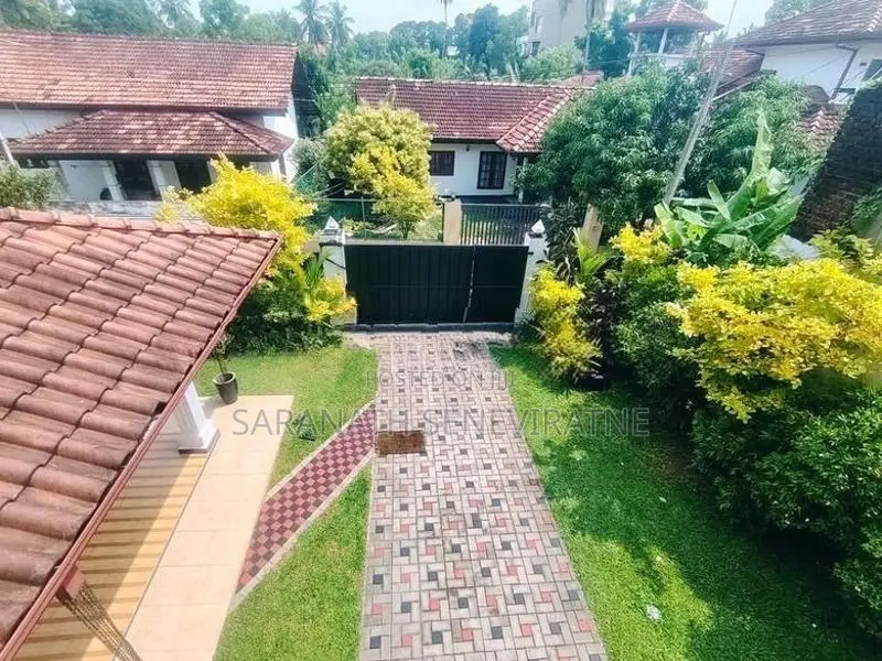 Single & 2 Story Luxury Houses With Furniture Negombo Daluwakotuwa Rd