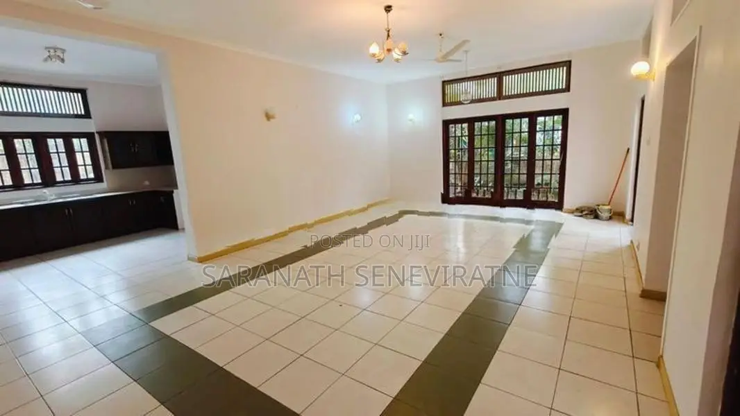 Luxury House in Maharagama Facing the Lake With Access to Jogging Path