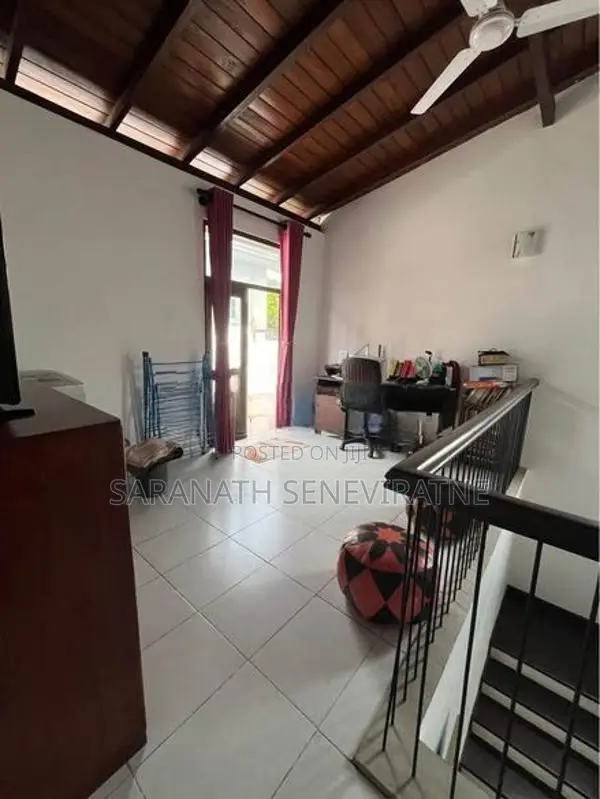 House in Boralesgamuwa For Sale - Walking Distance to Maharagama Lake