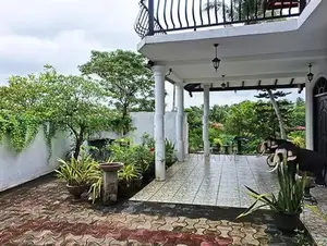 Solid Luxury House With 25 Perches - Sale at Kadawatha