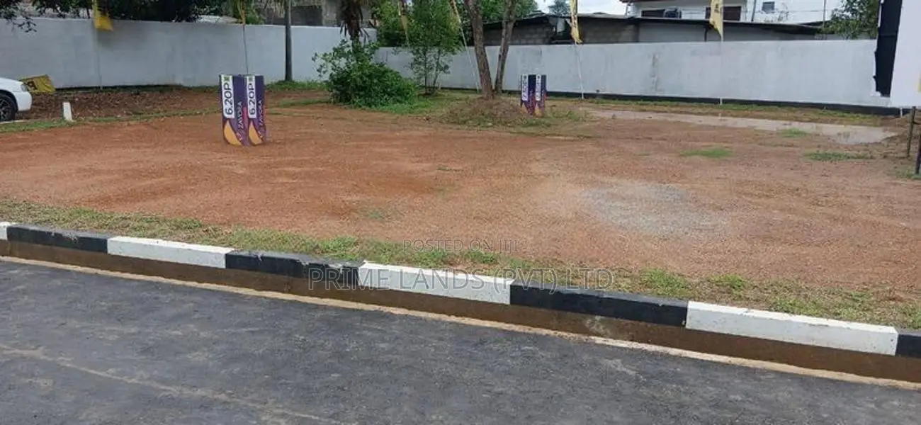 රාජගිරිය හල්ගහදේණිය පාරෙන් බිම් කොටස් විකිණීමට