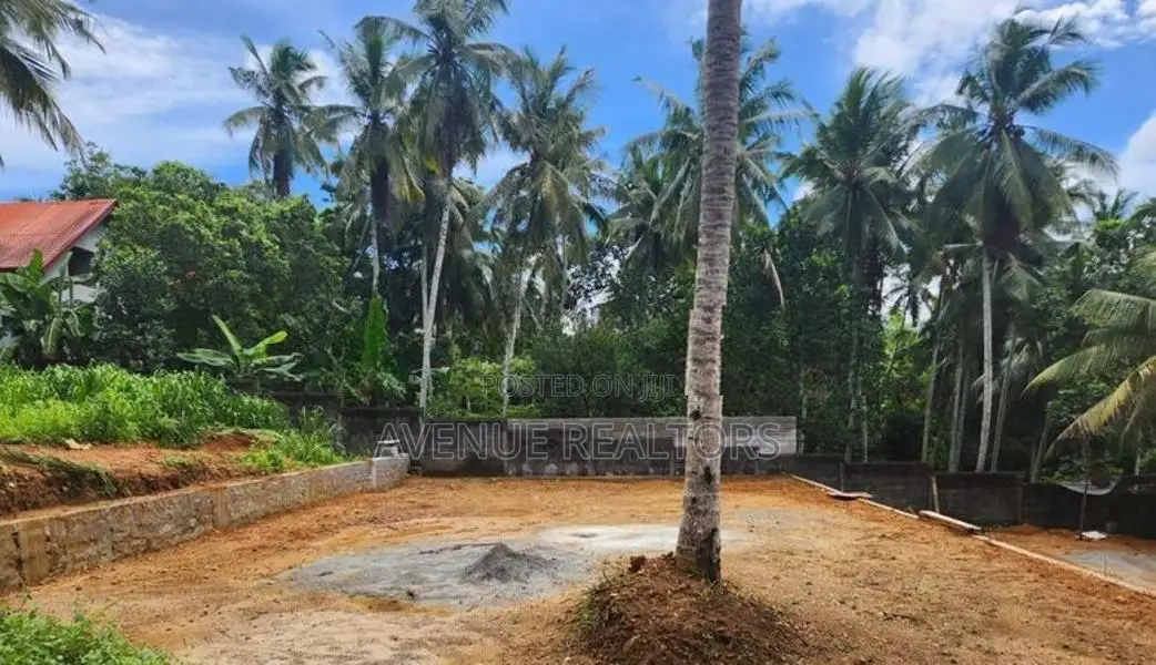 10 Perch Land for Sale in Athurugiriya