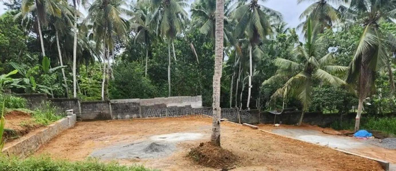 10 Perch Land for Sale in Athurugiriya