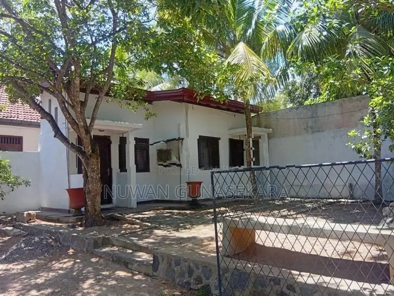 House for Sale Hikkaduwa - REF 28