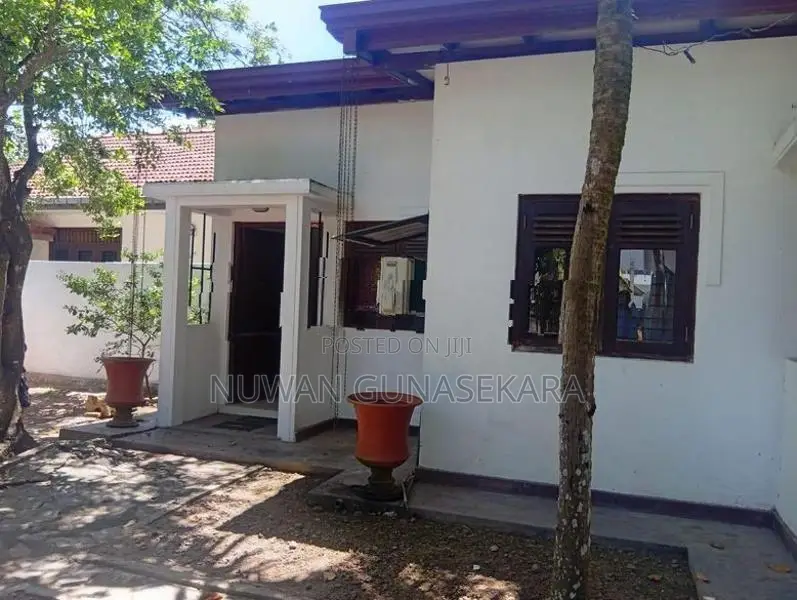 House for Sale Hikkaduwa - REF 28