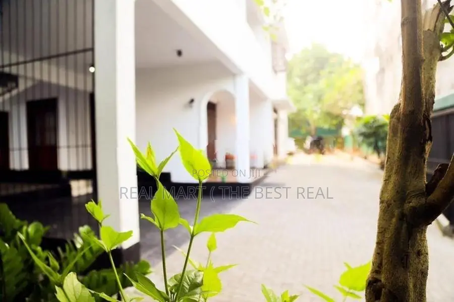 Nugegoda : 12-AC-BR (25P) Massive Luxury Villa for Rent