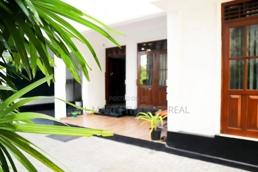 Nugegoda : 12-AC-BR (25P) Massive Luxury Villa for Rent
