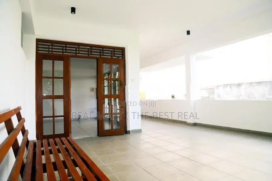 Nugegoda : 12-AC-BR (25P) Massive Luxury Villa for Rent