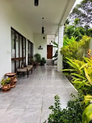 4-Storey House with 3 Apartments for Sale