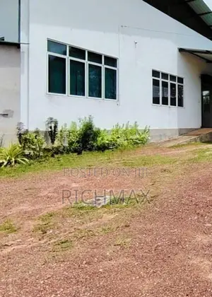 A Commercial house for rent in Dehiwela