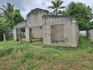 අතුරුගිරියෙන් වටිනා ඉඩමක්