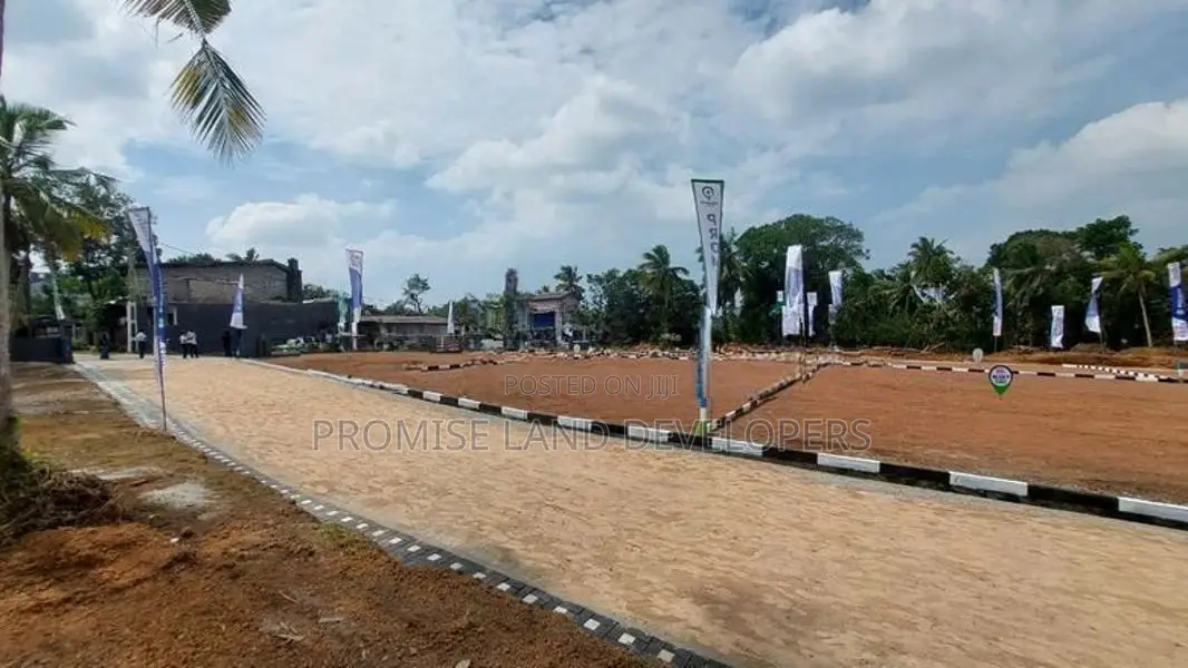 මොරටුව, ගොරකානෙන් ඉඩමක් R03