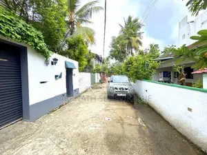 Old House For Land Value - Vihara Mawatha Pepiliyana Boralesgamuwa UC