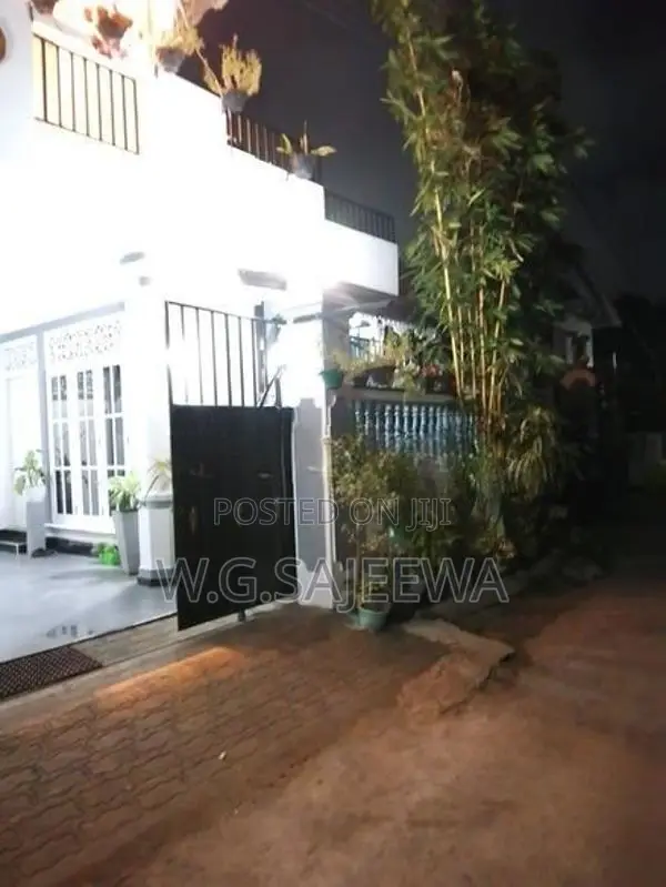 4Bedroom house for sale in Dalupatha