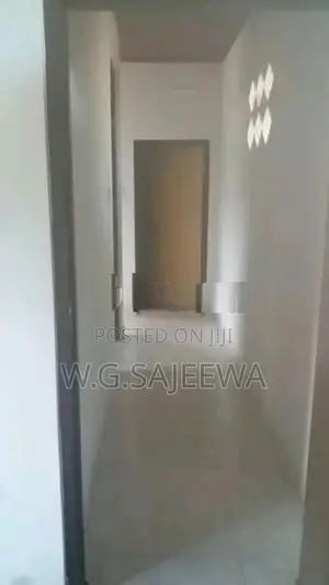 Main road facing Single house rent in Ja Ela (Commercial or Residentia