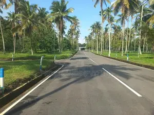 යක්කල කිරිදිවැල පාරට මුහුනලා බිම්කොටස්