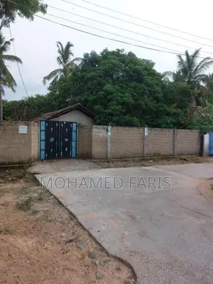 Land with House for Sale Oddamavadi