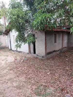 Land with House for Sale Oddamavadi