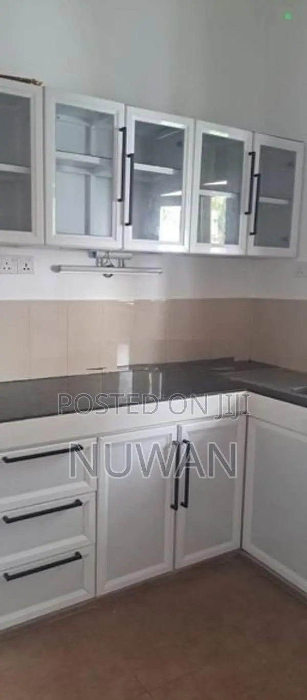 ( NUR1384) 2 Storied House in Nugegoda
