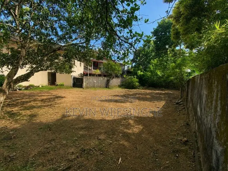 10 Perches Land in Kottawa