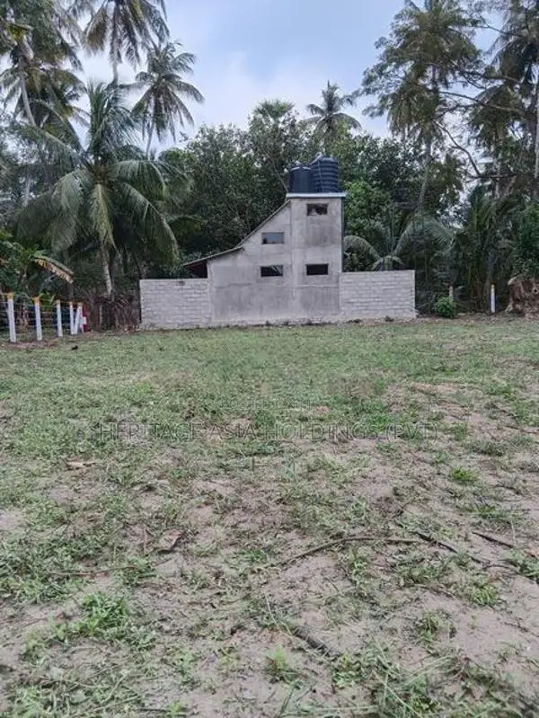 හලාවත පම්බල පර්.17 අගනා ඉඩමක්