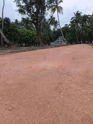 හලාවත පම්බල පර්.17 අගනා ඉඩමක්