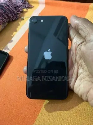 Apple iPhone SE 2 (Used)