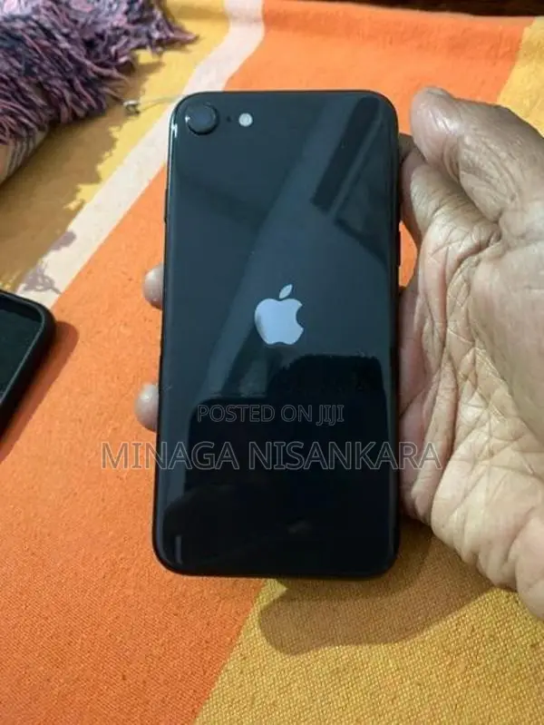 Apple iPhone SE 2 (Used)