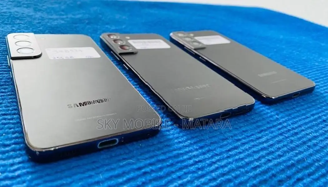 Samsung Galaxy S22 8GB / 256GB (Used)