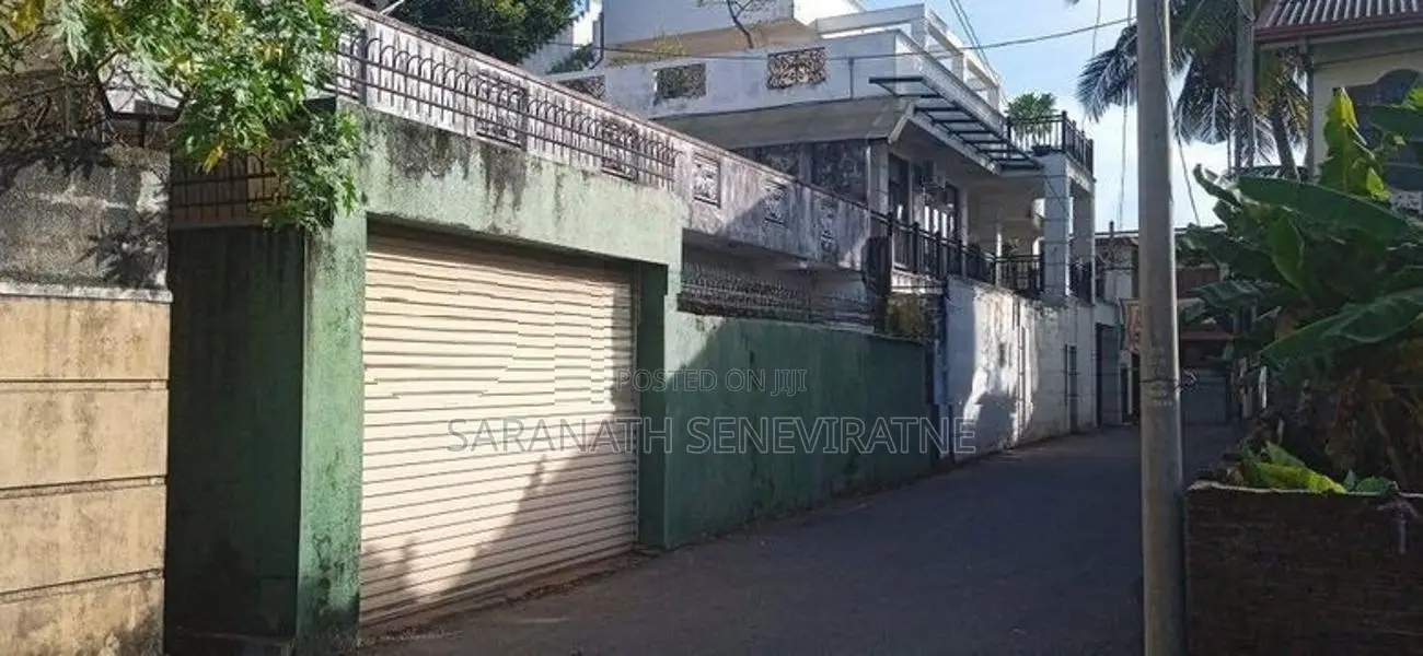 House With 1st Floor Slab For Sale in Boralesgamuwa Aberatne Mw