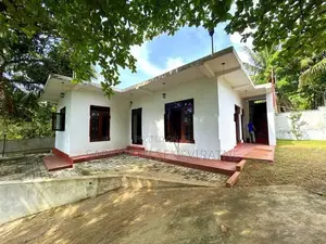 House With 1st Floor Slab Built in 20 Perches Land - Ragama Gampaha