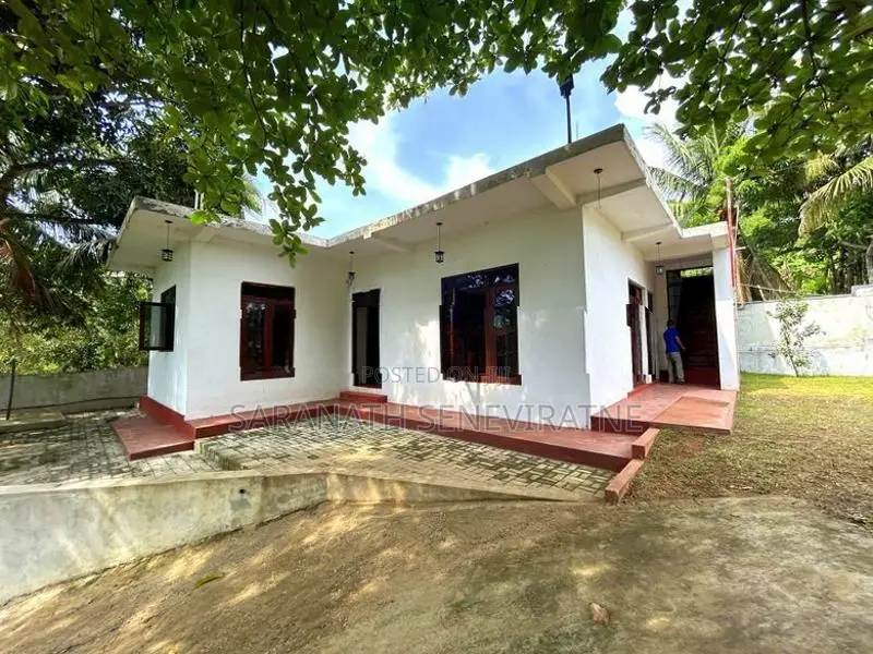 House With 1st Floor Slab Built in 20 Perches Land - Ragama Gampaha