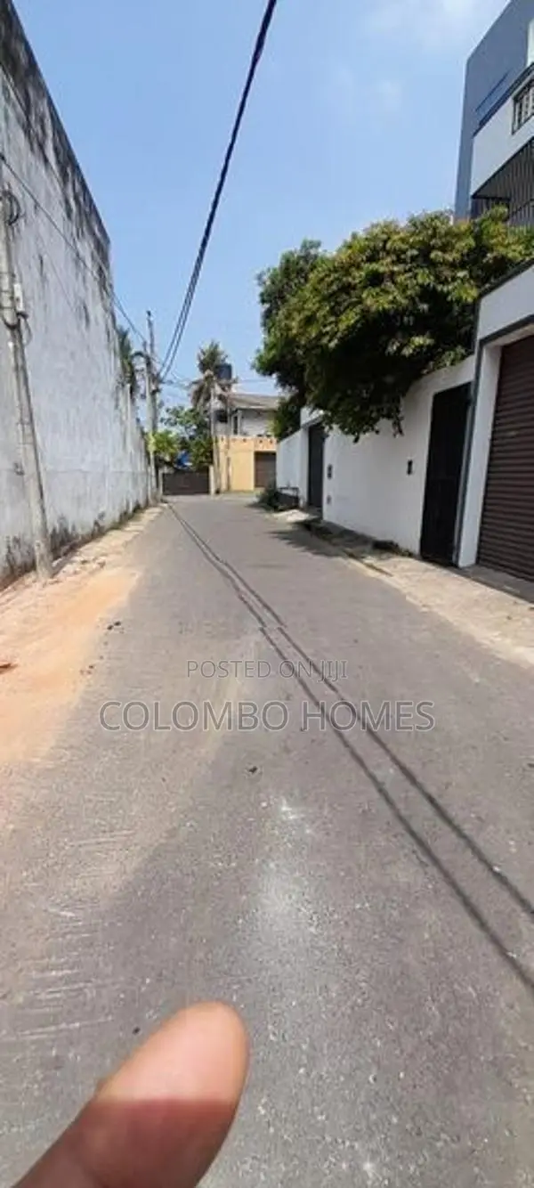 11 perches land for sale - Kawdana road