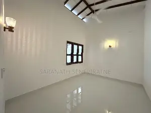 Brand-New Solid House For Sale in Athurugiriya - Facing 20 Feet Rds