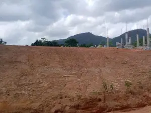 Land for Sale in Kuruwita