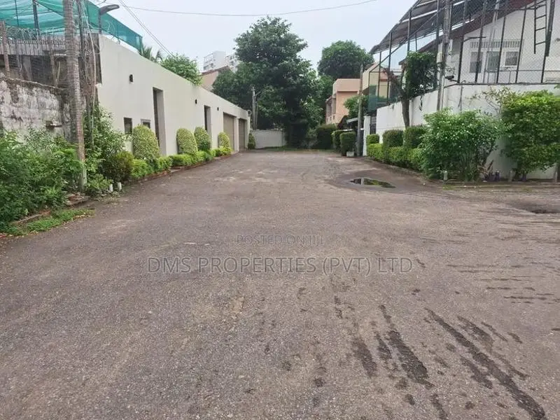 House For sale | Isipathana Rd 5 BR