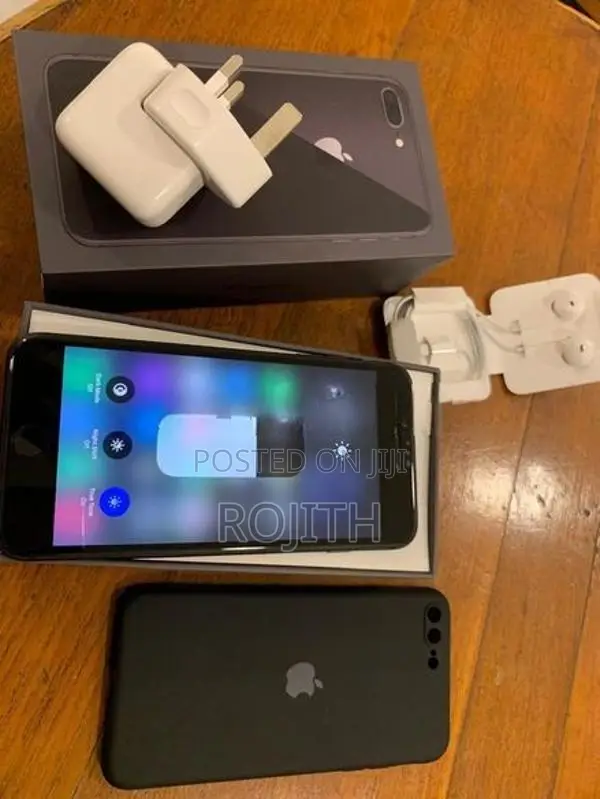 Apple iPhone 8 Plus (Used)