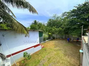 House With 1st Floor Slab Built in 20 Perches Land - Ragama Gampaha