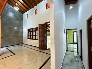 Brand-New House With Modern Architecture - Piliyandala Madapatha