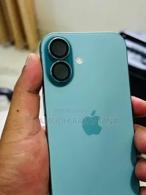 Apple iPhone 16 (Used)