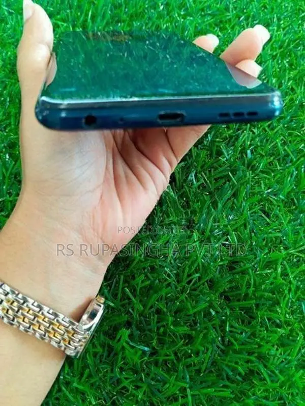 Vivo V20 3GB/32GB (Used)