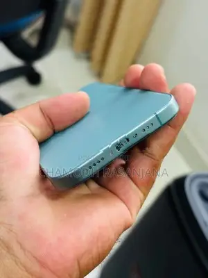 Apple iPhone 16 (Used)