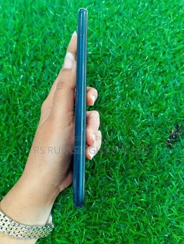 Vivo V20 3GB/32GB (Used)