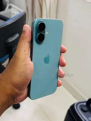 Apple iPhone 16 (Used)