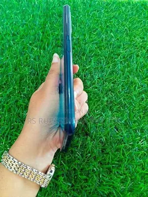 Vivo V20 3GB/32GB (Used)
