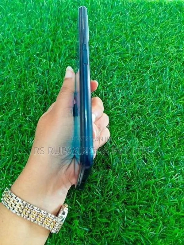 Vivo V20 3GB/32GB (Used)