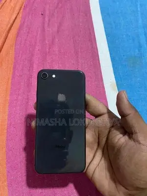 Apple iPhone 8 (Used)