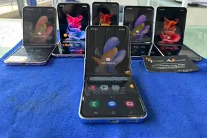 Samsung Galaxy Z Flip 7 256GB (Used)