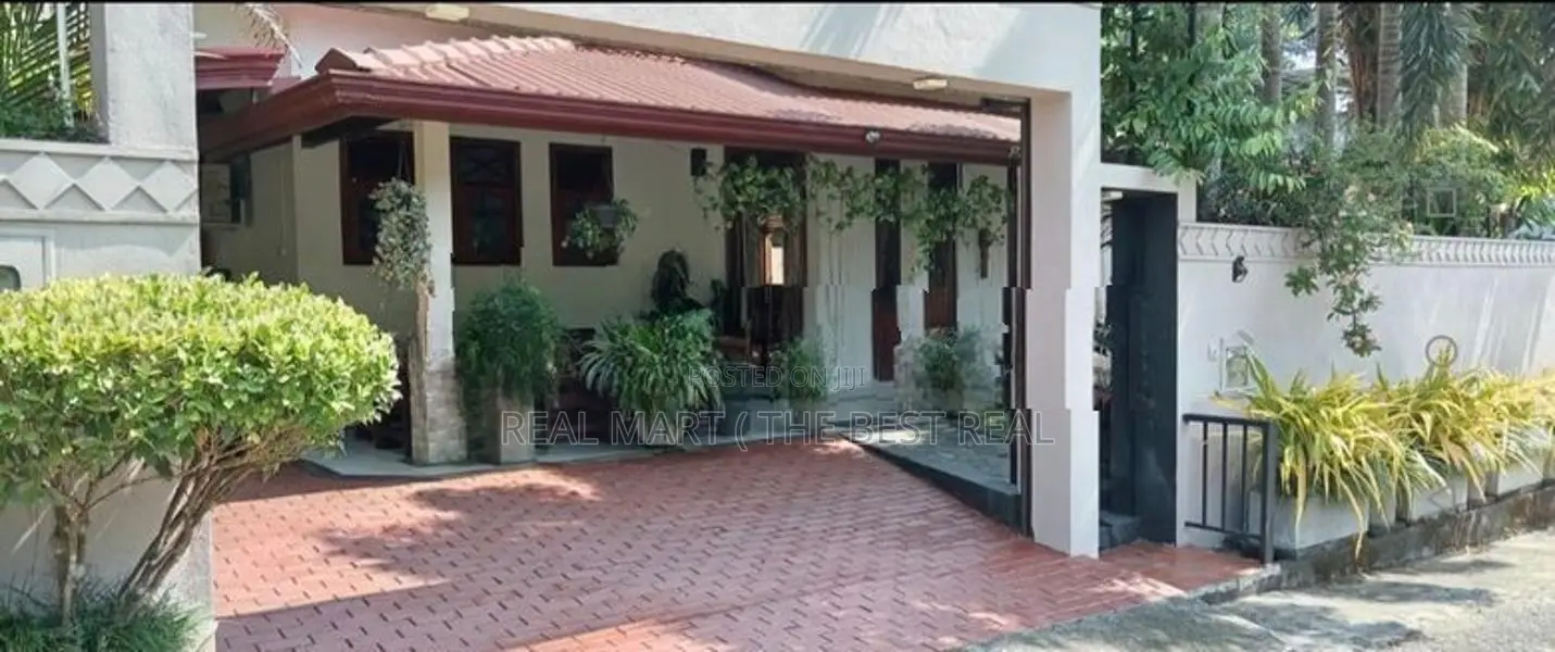 KAHATHUDUWA : 3-BR (10P) MODERN HOUSE FOR SALE